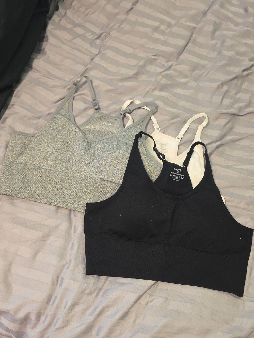 Seamless Everyday Comfort Sports Bras - Black, Heather Gray & White (3 Pack)